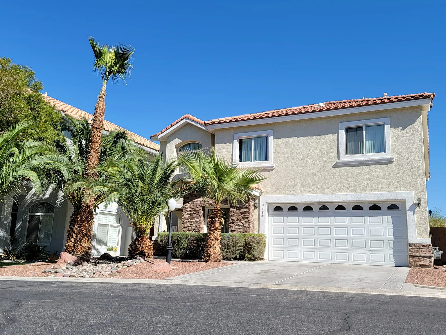 5 bed, 3355 sqft, $3,199 — Photo 2