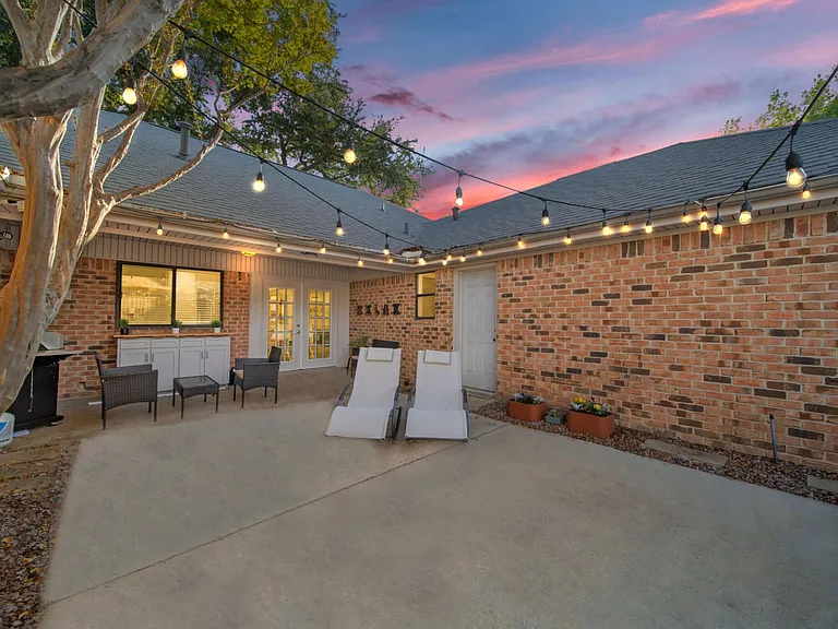1507 Broadmoor Dr — Photo 32