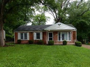 8620 Gwin Dr, Hazelwood, MO 63042