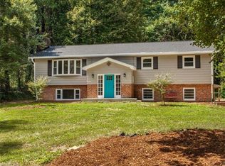 1725 Bluebird Dr, Hendersonville, NC 28792