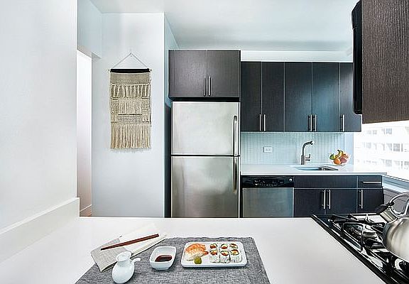 5th image of 200 Water St APT 603