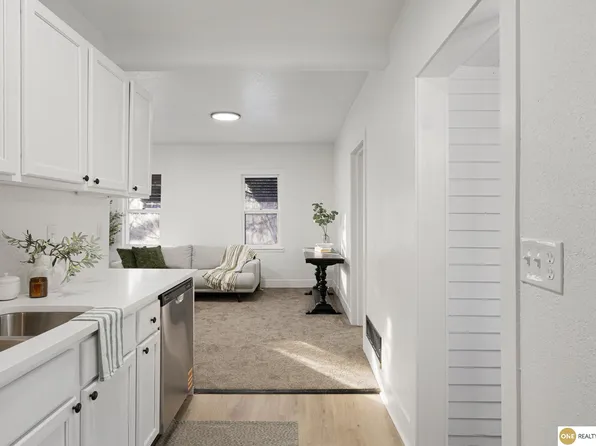 2811 N 68th St, Omaha, NE 68104