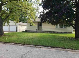 1427 W Donald St, Waterloo, IA 50703