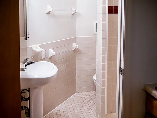 Rented by Array Property Group LLC  | media 5