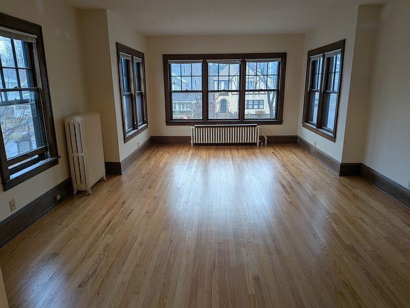 4th image of 2122 Dayton Ave APT 2