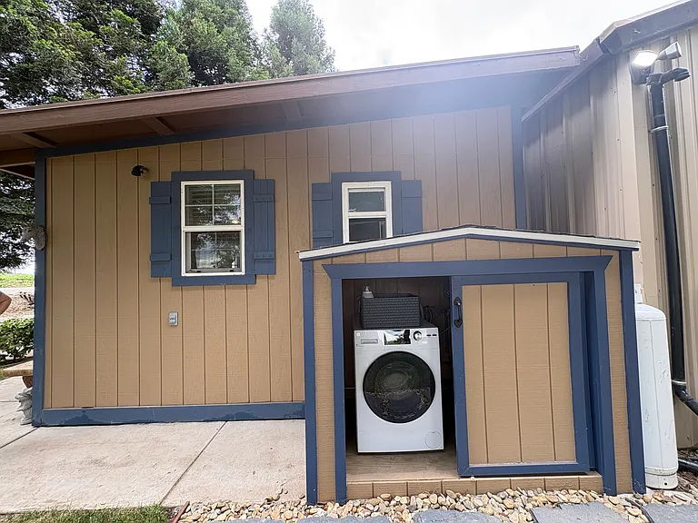 2376 E Armstrong Rd — Photo 14