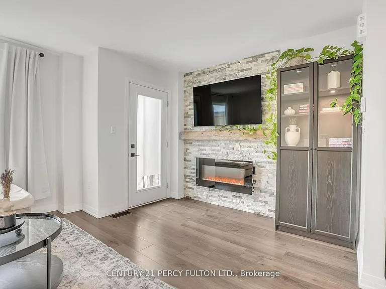 89 Fairlane Ave — Photo 16