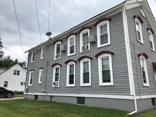 2nd image of 455 Cass St