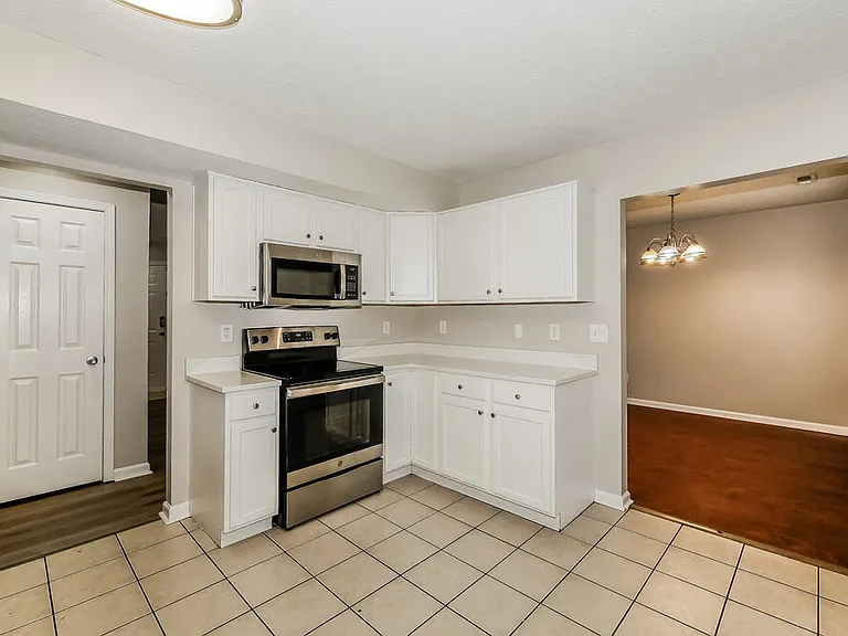 3329 Gainesville Ct — Photo 10