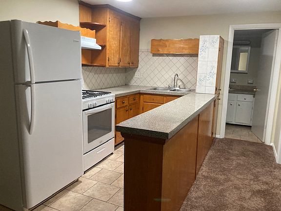 2nd image of 70 Barrows St APT 2