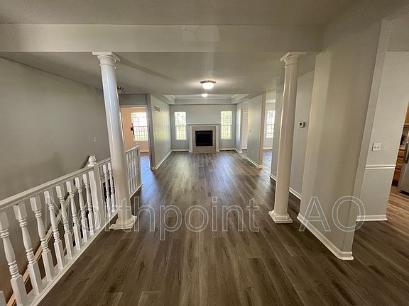 3rd image of 4136 Woodland Ave
