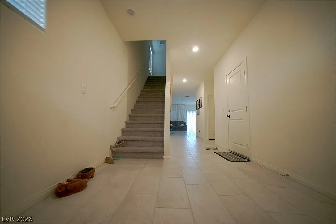 5 bed, 3.0 bath, 2649 sqft, $3,400 — Photo 4