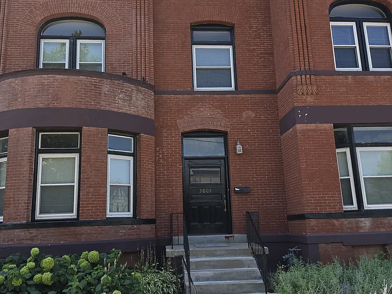 3005 Pacific St — Photo 2