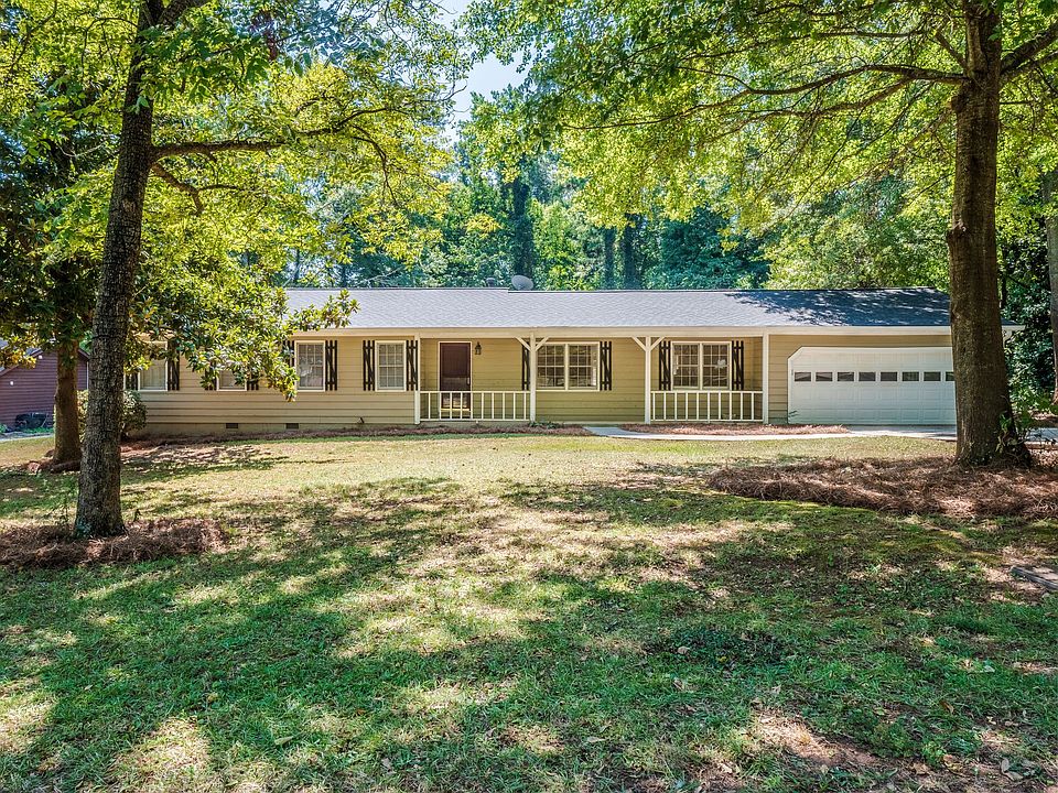 1st image of 2607 Twin Oaks Dr SW