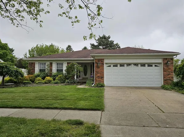 22149 S Chipmunk Trl, Woodhaven, MI 48183