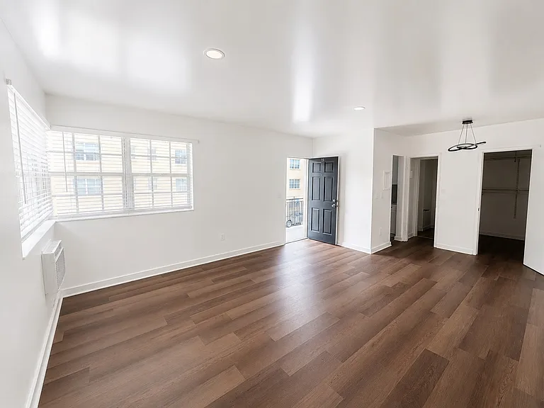 500 #15 - living room