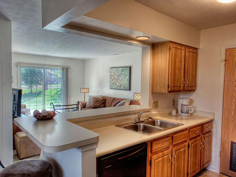 Stillwaters, Hickory Grove Apartments — Photo 13