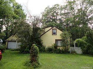 9906 Redwing St, Angola, NY 14006