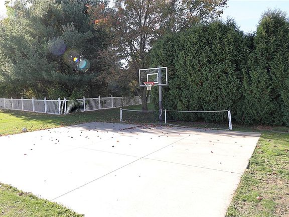 4th image of 5962 Boxwood Dr