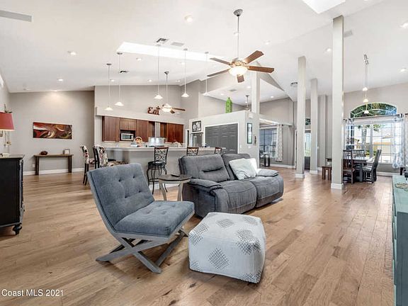4th image of 318 Lake Victoria Cir