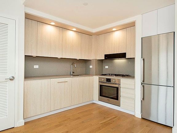 2nd image of 66 Ainslie St #2D