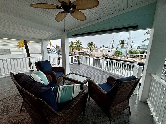 Extended deck - great for sunbathing or stargazing