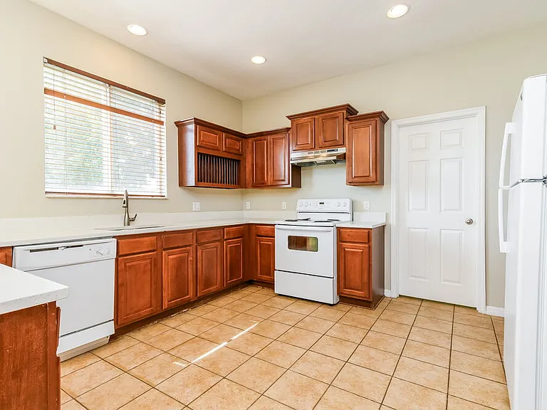 1007 N Platte Way — Photo 8