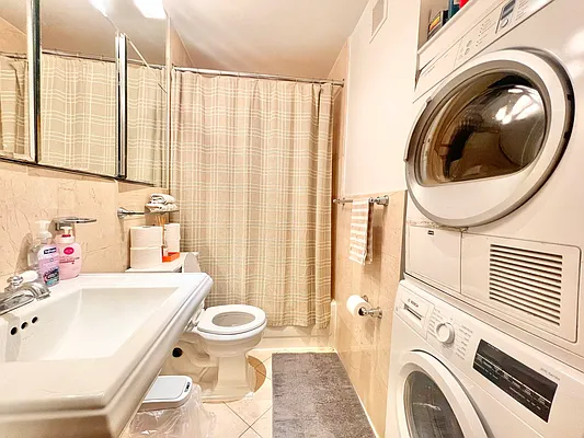 Rented by Century 21 Premier  | media 10