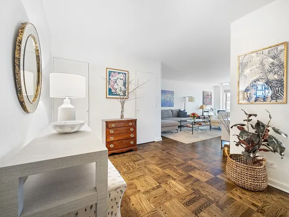 2 5th Ave APT 2R, Manhattan, NY 10011