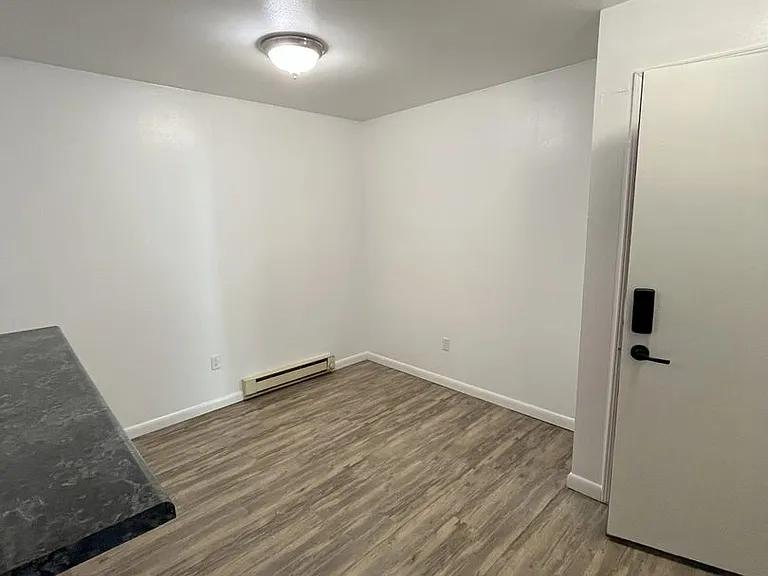 University Park Apartments near Cornell University — Photo 180