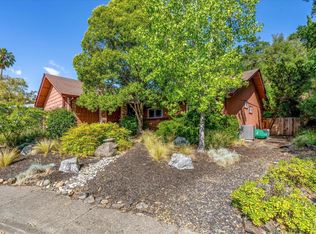 404 Parkview Dr, Healdsburg, CA