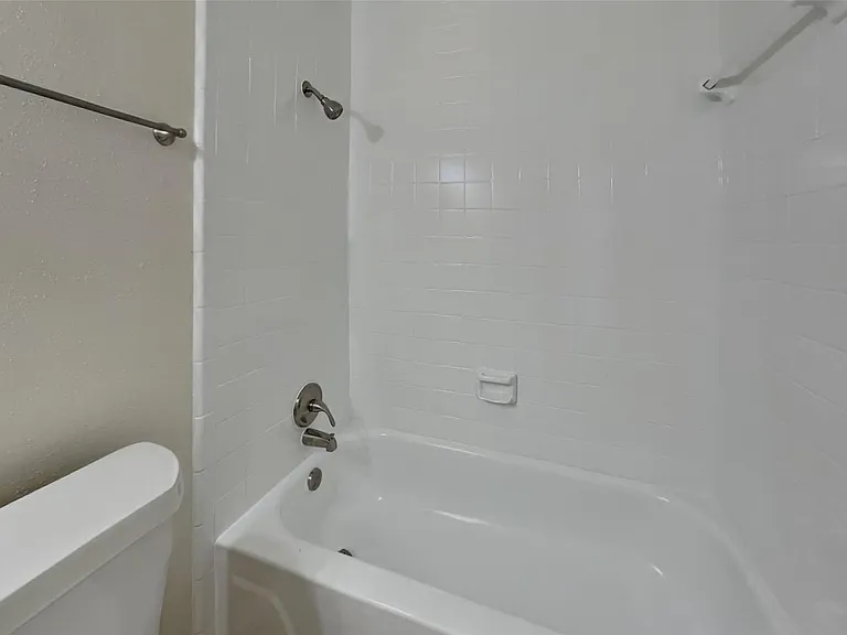 2631 Sherwood Hollow Ln — Photo 16