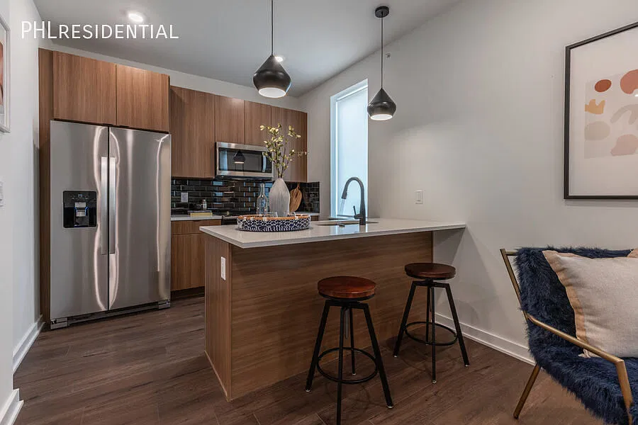 The Retro Apartments **Now Leasing* — Photo 4