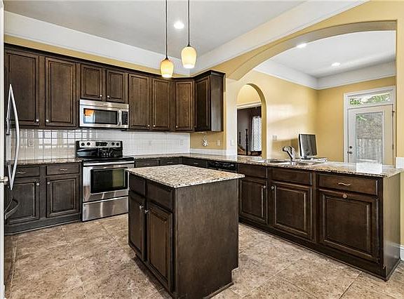 2nd image of 816 Decatur St #A