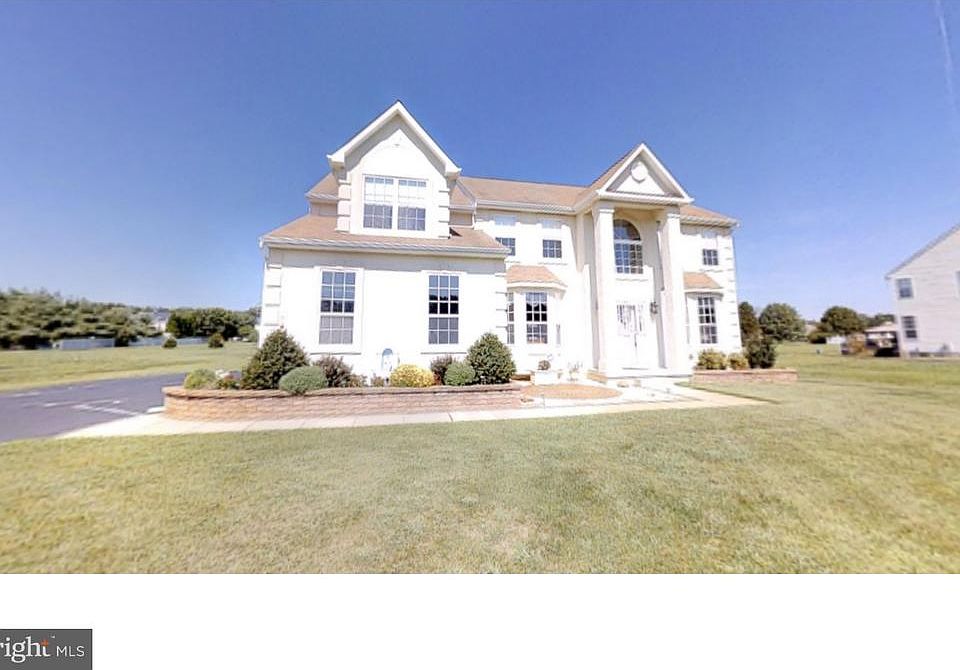 1st image of 115 Ashley Dr