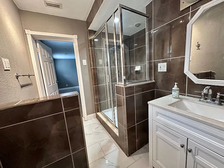 5400 Lake Jessamine Dr — Photo 16