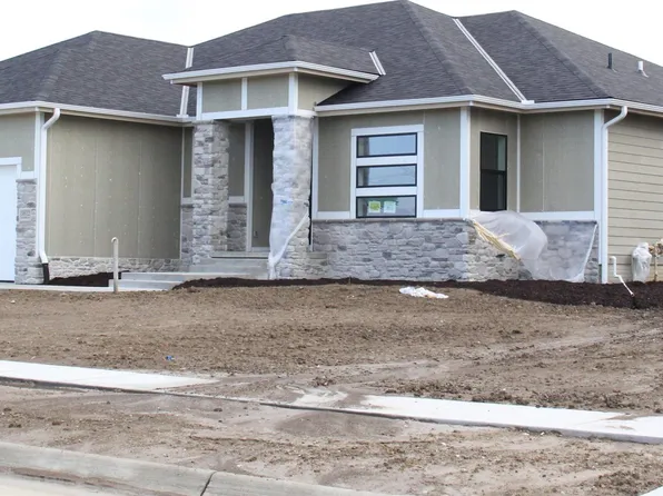 3812 Prairie Breeze Rd, Lincoln, NE 68516
