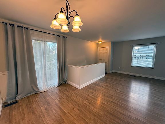 4th image of 2649 Fenwick Ct