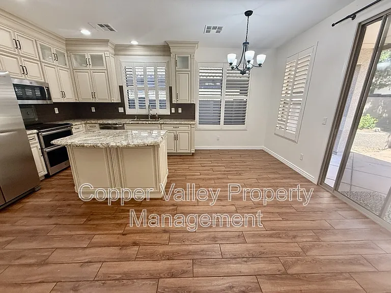 2606 W Florentine Rd — Photo 3