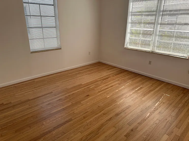 955 Euclid Ave — Photo 6