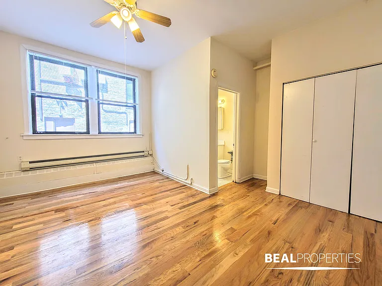 1050 West George St — Photo 16
