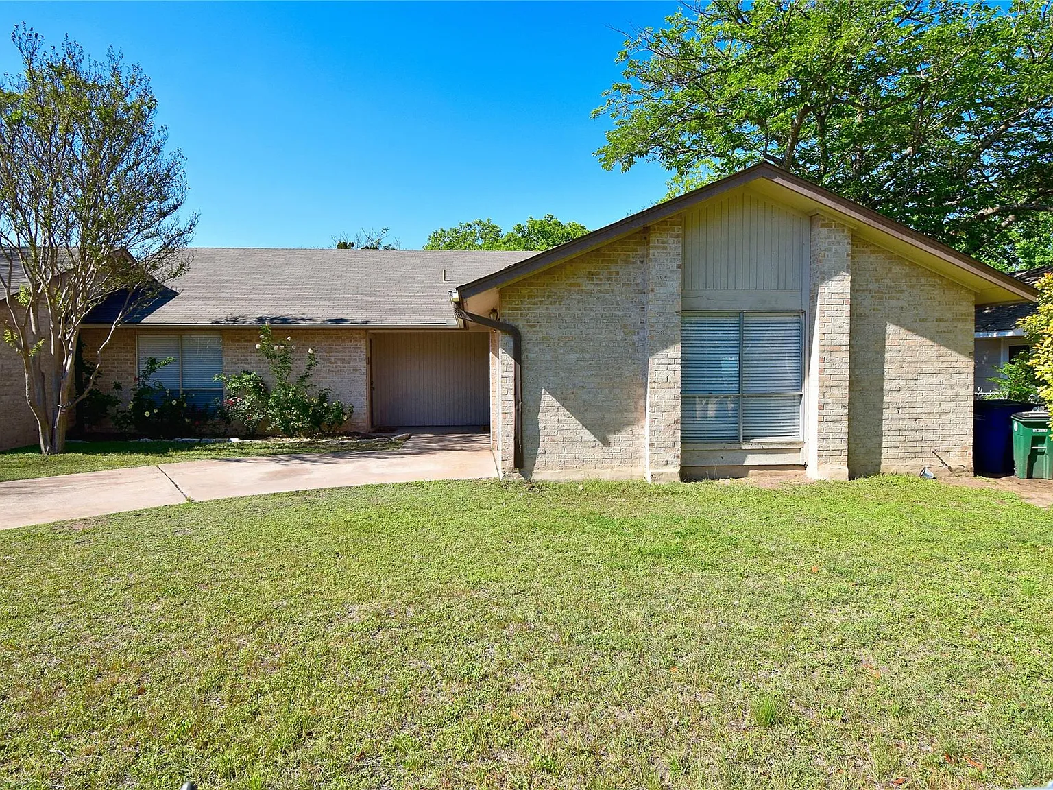 2 bed, 1.0 bath, 900 sqft, $1,550 — Photo 1