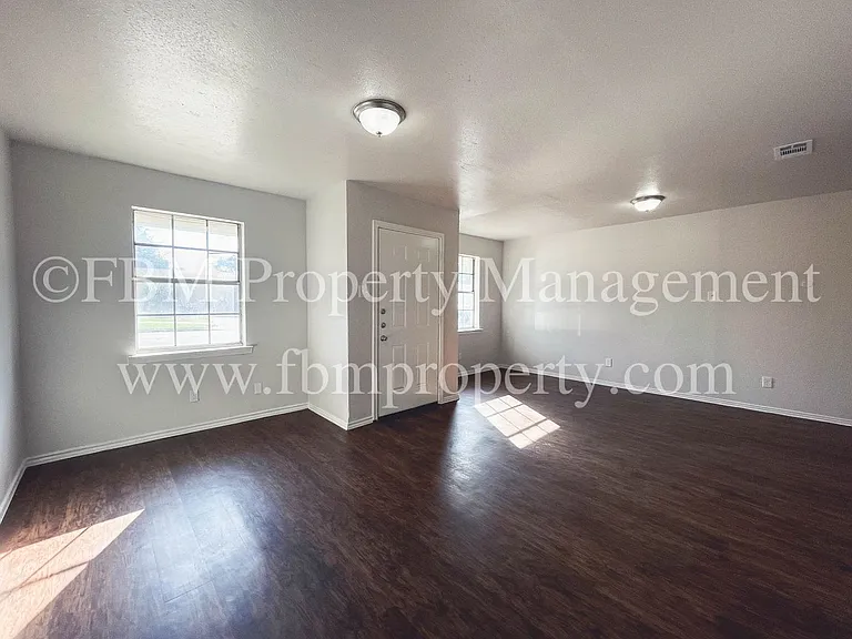 1603 S Hall St #B — Photo 2