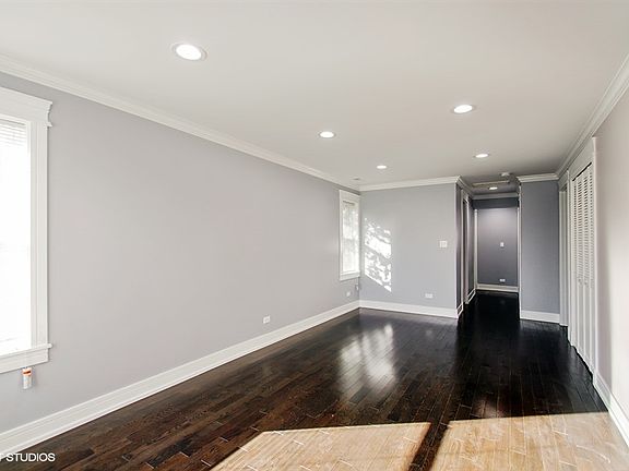 3rd image of 9524 Nerbonne Ave