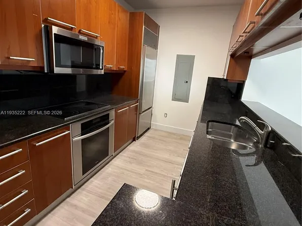 901 Brickell Key Blvd APT 3102, Miami, FL 33131