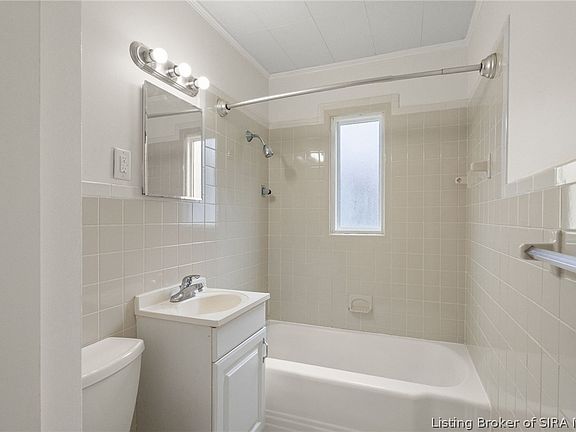 5th image of 131 Adams Street