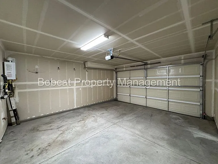 914 Garden Ct — Photo 28