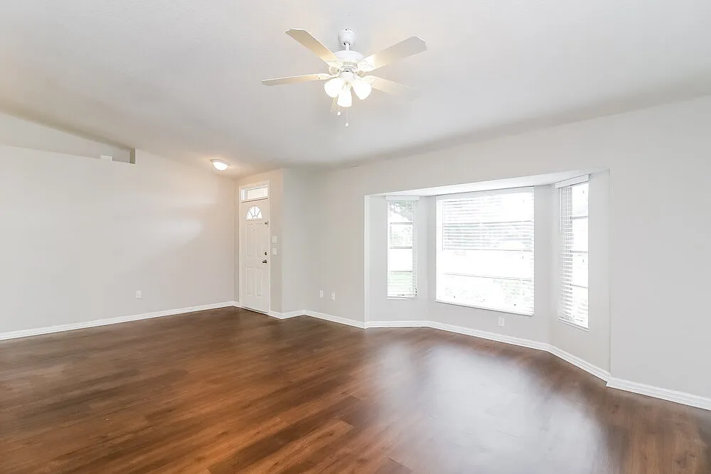 3 bed, 2.0 bath, 1542 sqft, $2,050 — Photo 4