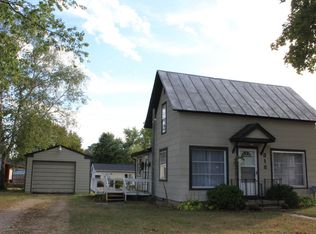 318 E Grant St, Sheridan, MI 48884