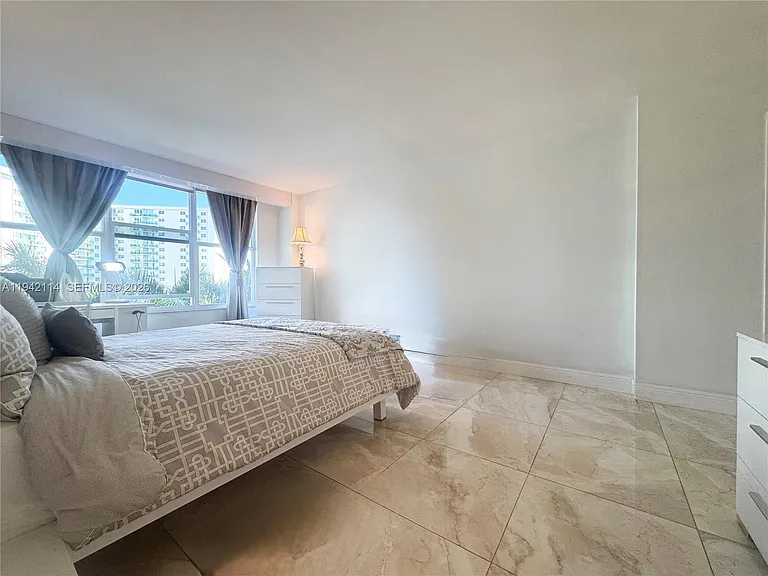 3800 S Ocean Dr #519 — Photo 35